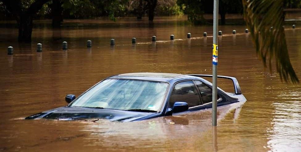Leave The Car If The Water Level Rises