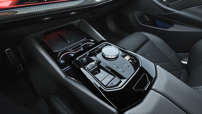 BMW i5 Interior Image