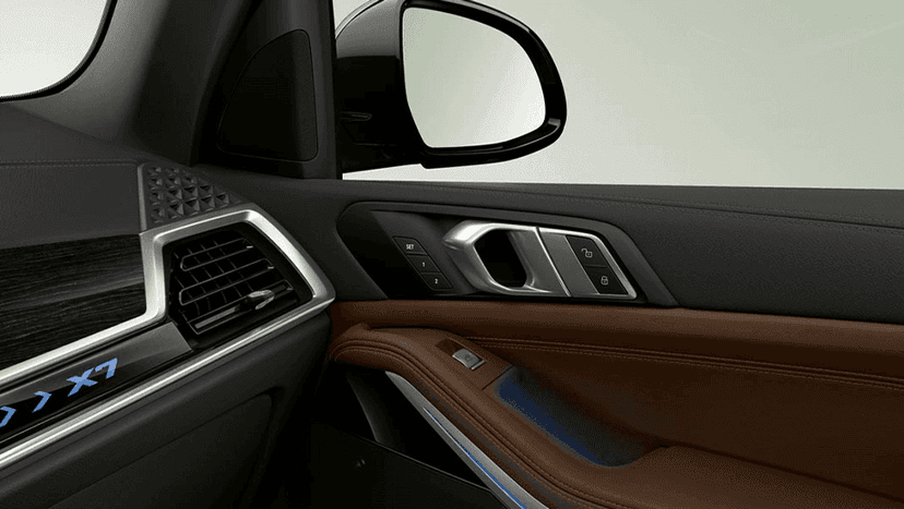 BMW X7 Interior Image