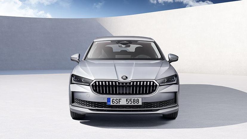 Skoda Superb Exterior image 4