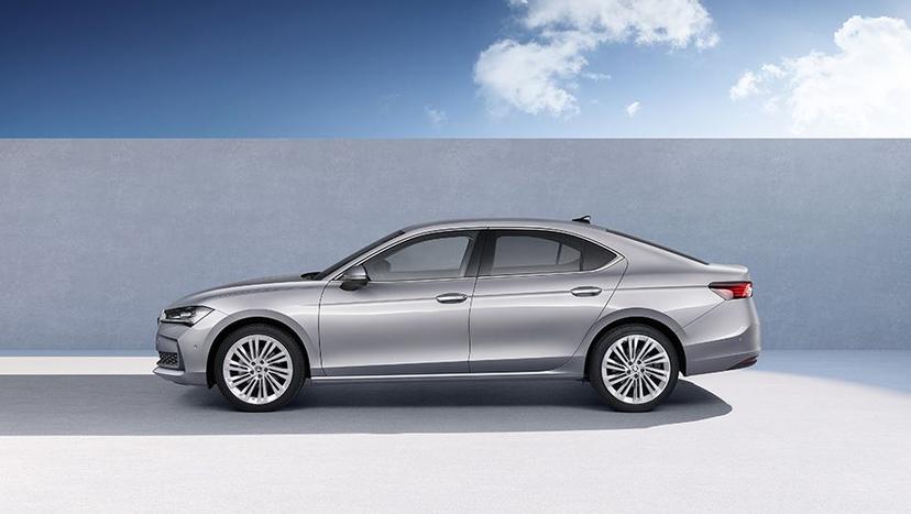 Skoda Superb Exterior image 3