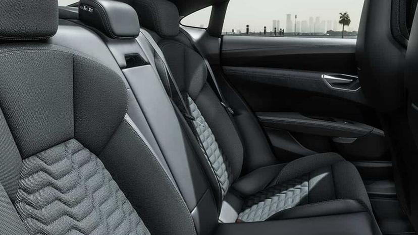 Audi e-tron GT Interior image 11