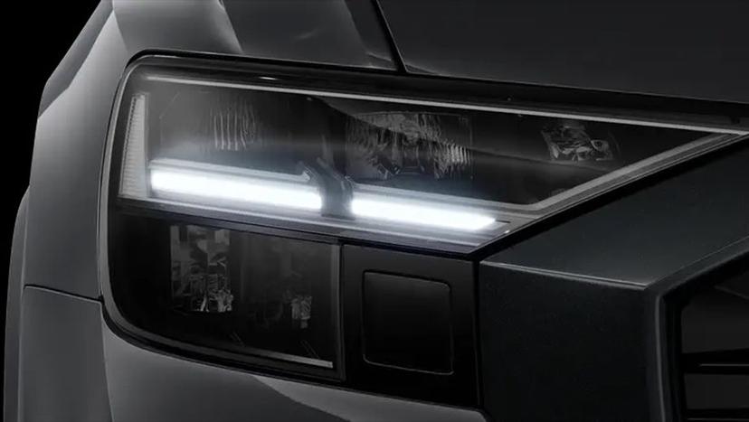 Audi RS Q8 Exterior image 18