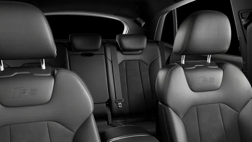 Audi RS Q8 Interior image 9