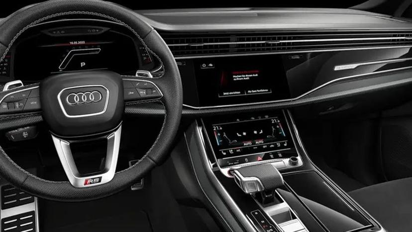 Audi RS Q8 Interior image 4