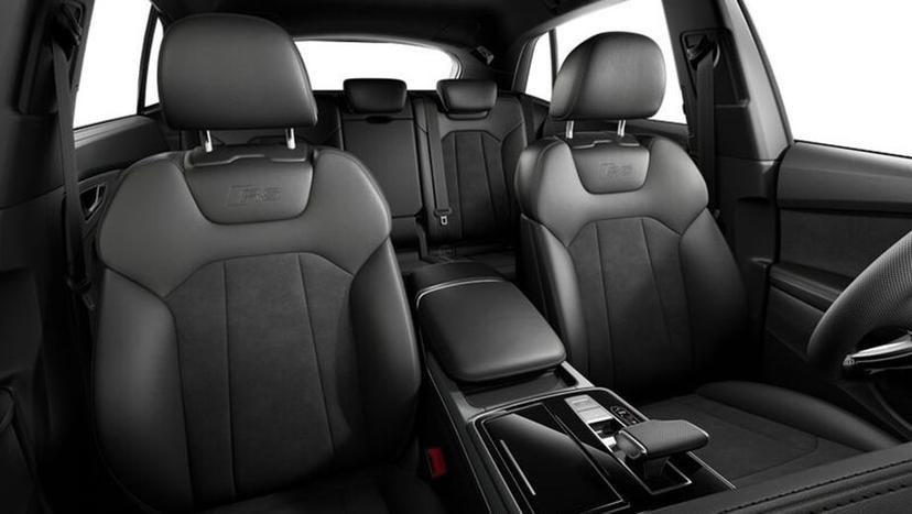 Audi RS Q8 Interior image 14