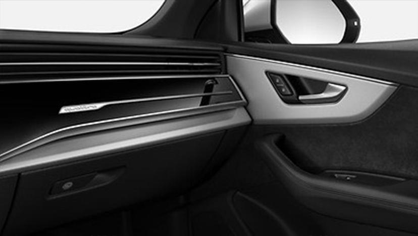 Audi RS Q8 Interior image 7