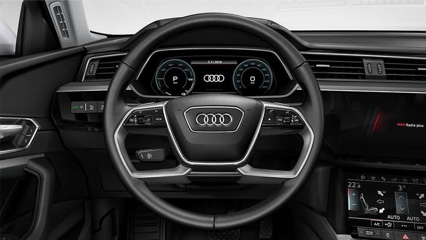 Audi e-tron Interior image 10