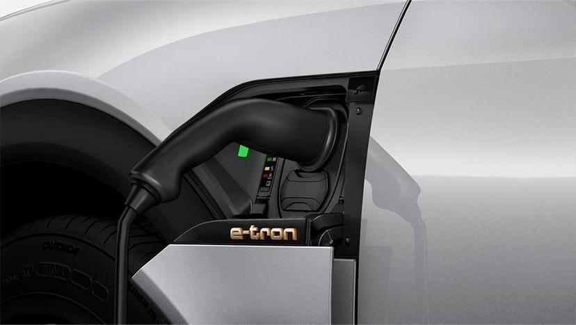 Audi e-tron Exterior image 7