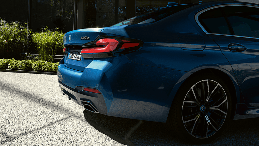 BMW 5 Series 2021-2023 Exterior image 5
