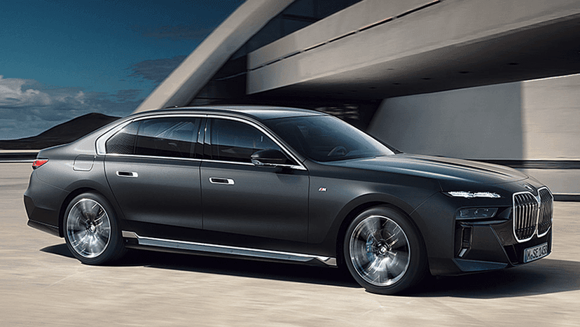 BMW 7 Series Exterior image 4