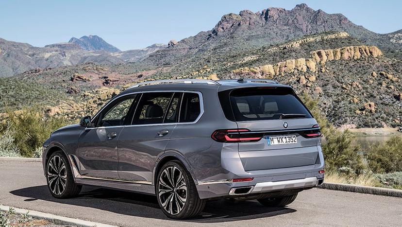 BMW X7 Exterior image 11