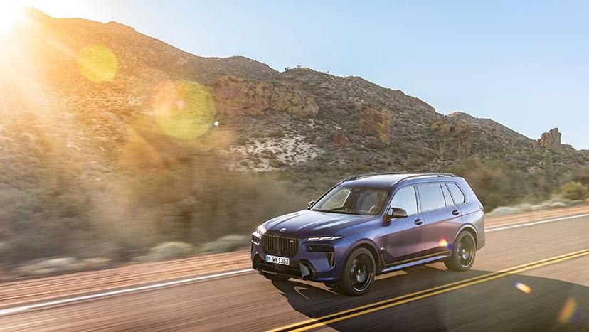 BMW X7 Exterior image 4