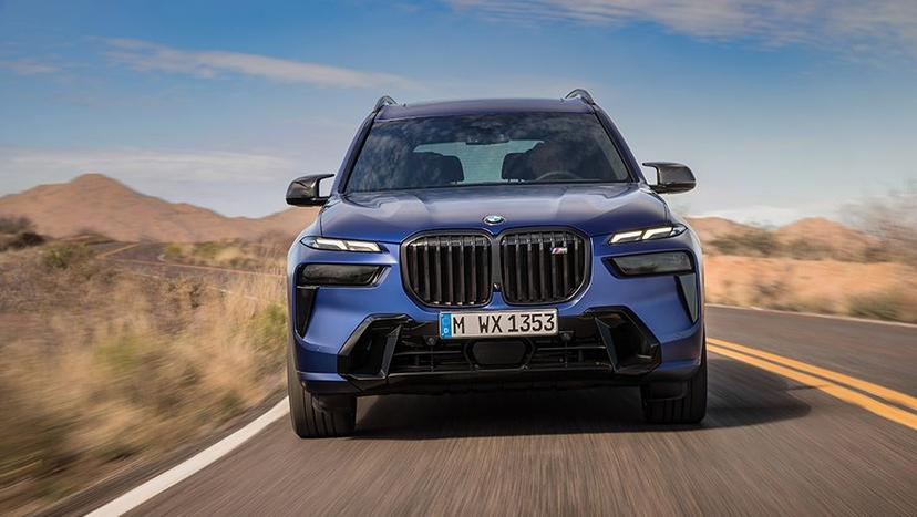 BMW X7 Exterior image 2