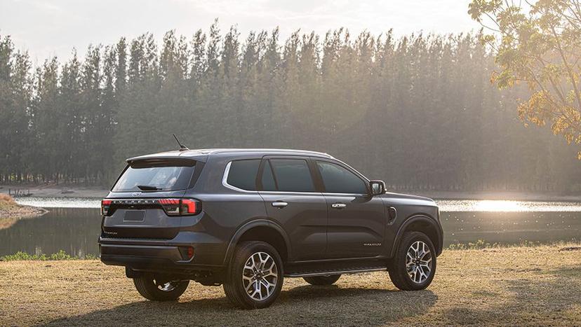 Ford Everest Exterior image 4