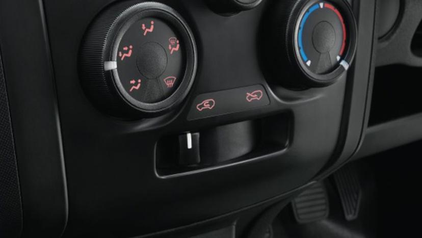 Isuzu D-Max Interior image 7