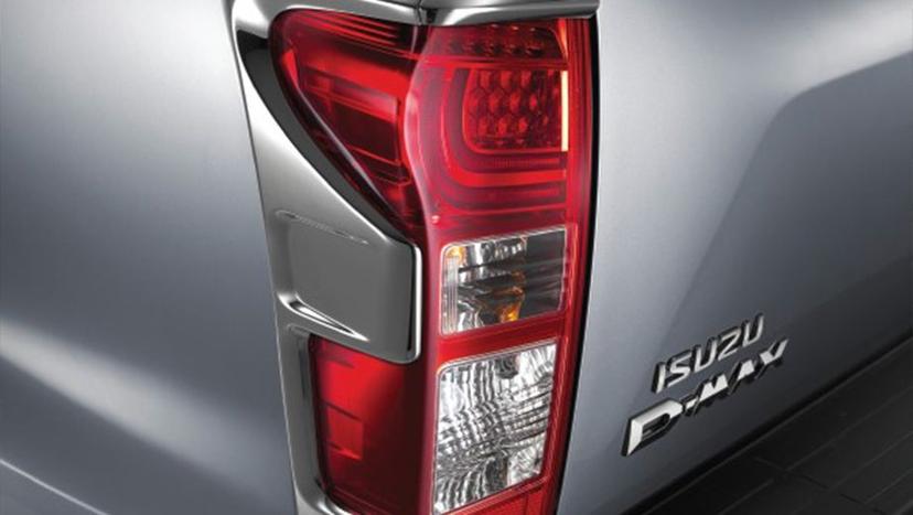 Isuzu Hi-Lander Exterior image 4