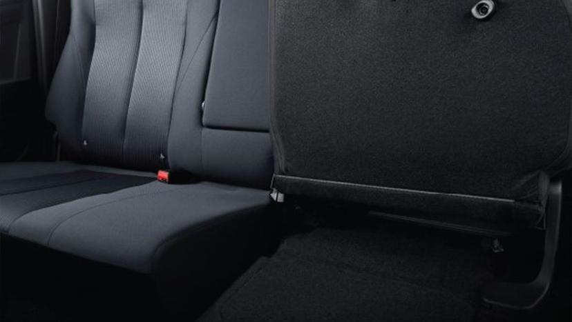 Isuzu Hi-Lander Interior image 7