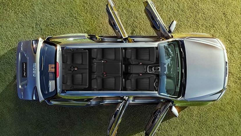 Isuzu MU-X Interior image 3