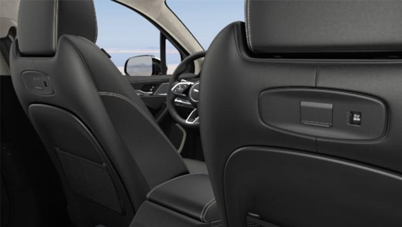 Jaguar I-Pace Interior image 5