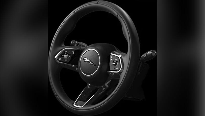 Jaguar I-Pace Interior image 14