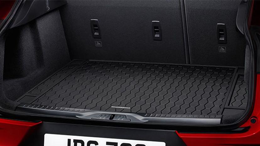 Jaguar I-Pace Interior image 9