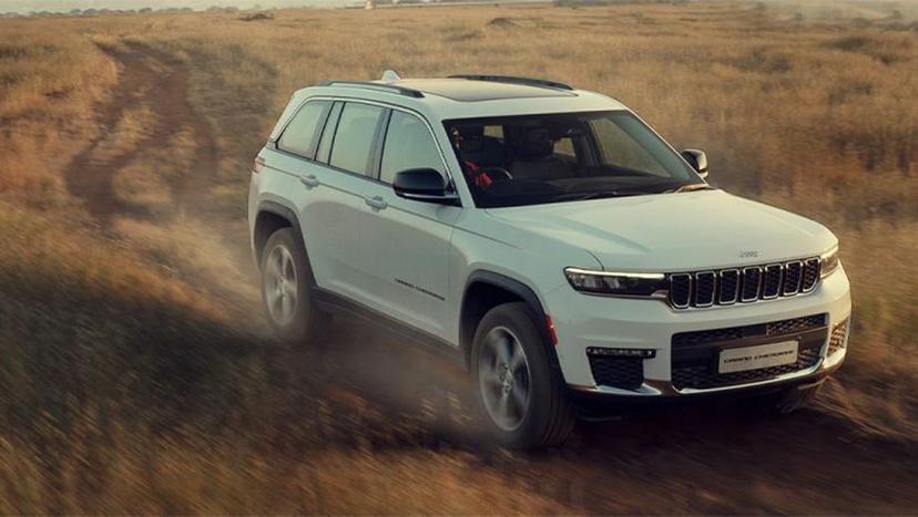 Jeep Grand Cherokee Exterior image 3