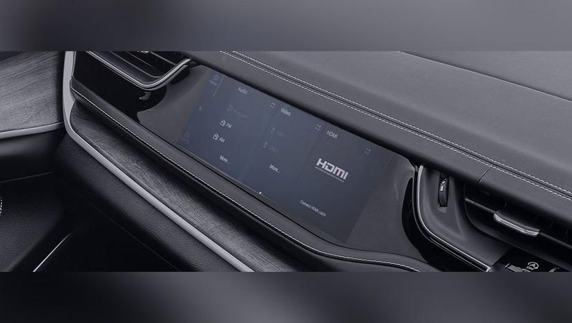 Jeep Grand Cherokee Interior image 3