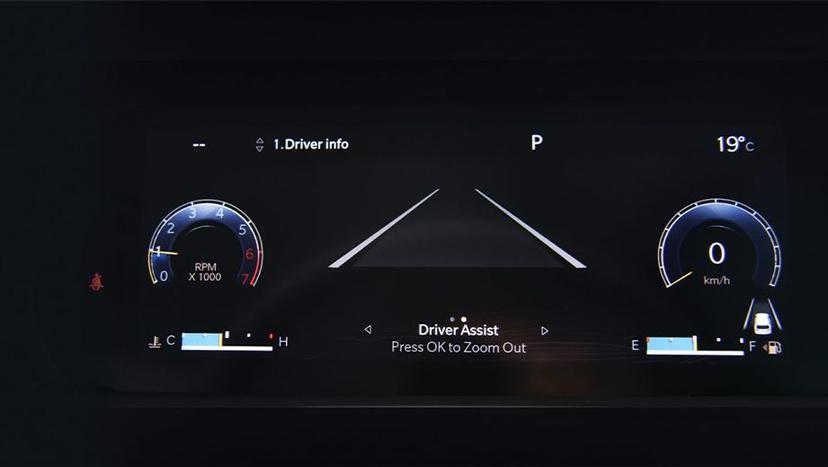 Jeep Grand Cherokee Interior image 5
