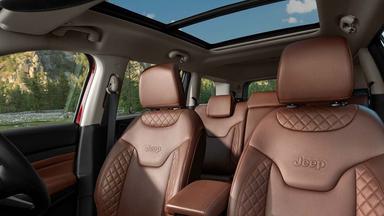 Jeep Meridian 2022-2023Interior image