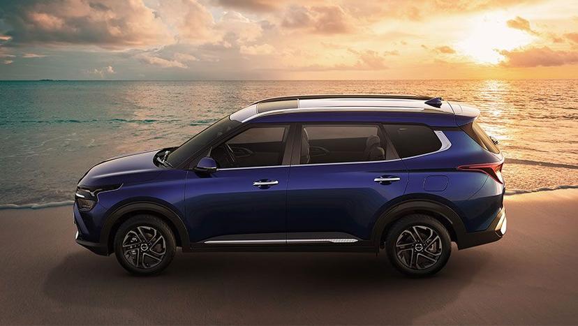 Kia Carens Exterior image 3