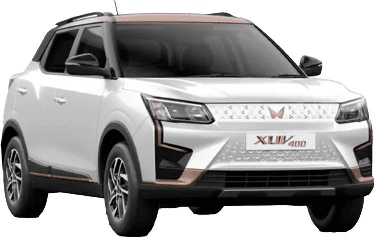 Mahindra XUV400 EV Everest White Dualtone