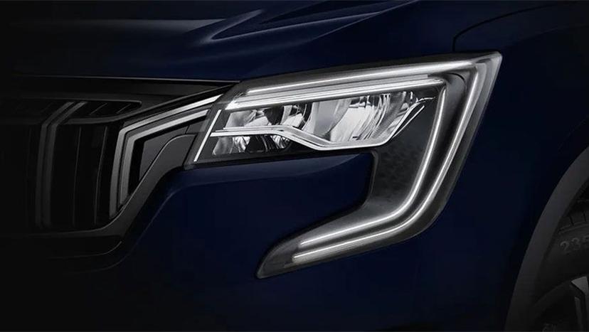 Mahindra XUV700 Exterior image 11