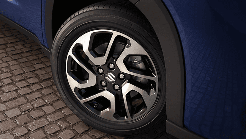 Maruti Suzuki Invicto Exterior image 1