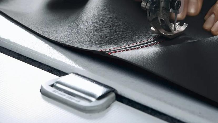 Porsche 718 Interior image 2