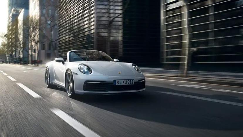 Porsche 911 Exterior image 32