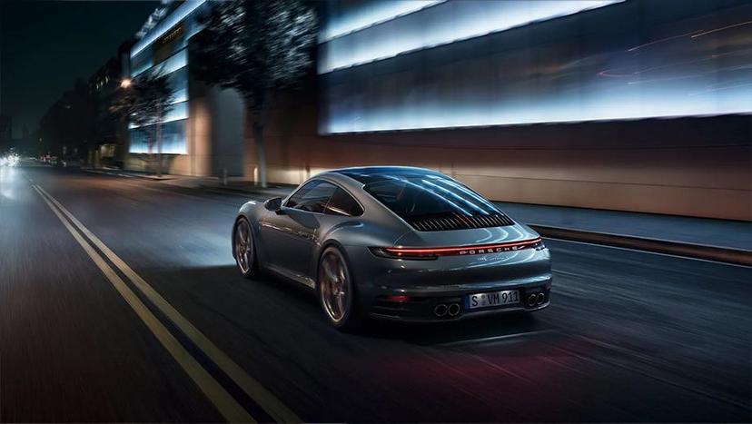 Porsche 911 Exterior image 28