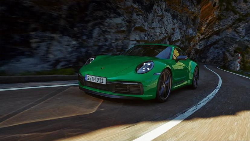 Porsche 911 Exterior image 6
