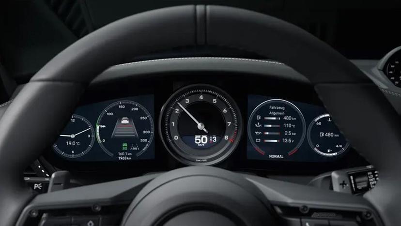 Porsche 911 Interior image 11