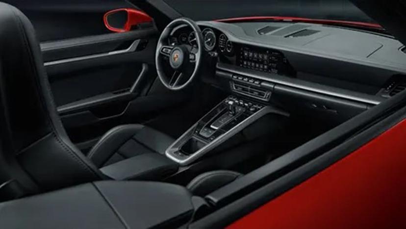 Porsche 911 Interior image 14