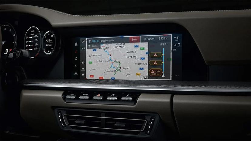 Porsche 911 Interior image 13