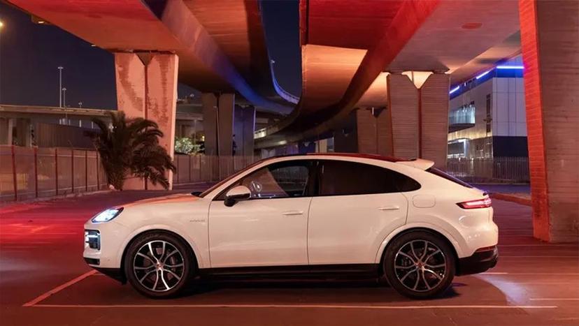 Porsche Cayenne Coupe Exterior image 6