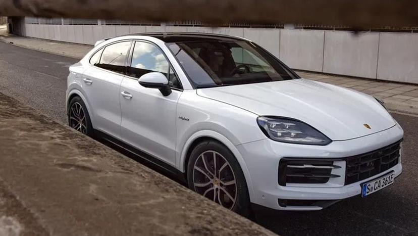 Porsche Cayenne Coupe Exterior image 2
