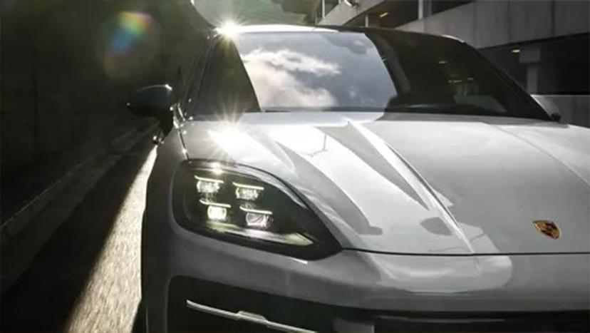 Porsche Cayenne Coupe Exterior image 12