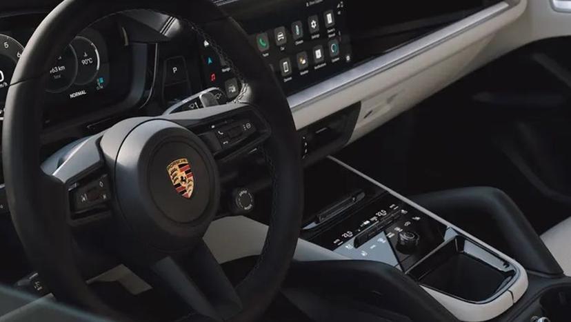 Porsche Cayenne Coupe Interior image 5