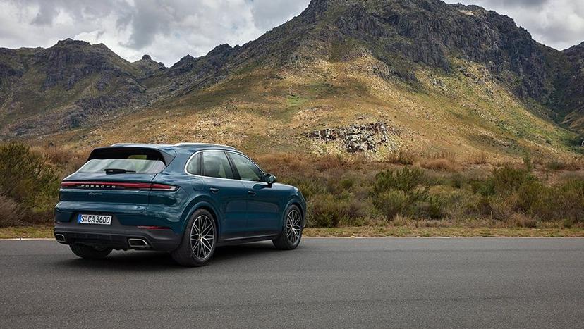 Porsche Cayenne Exterior image 8