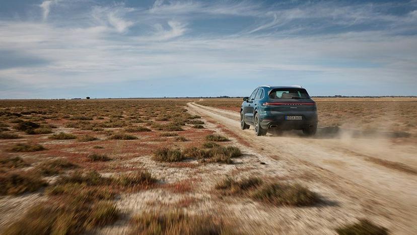 Porsche Cayenne Exterior image 10