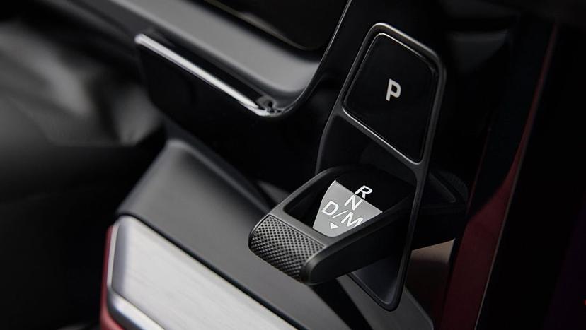 Porsche Cayenne Interior image 5