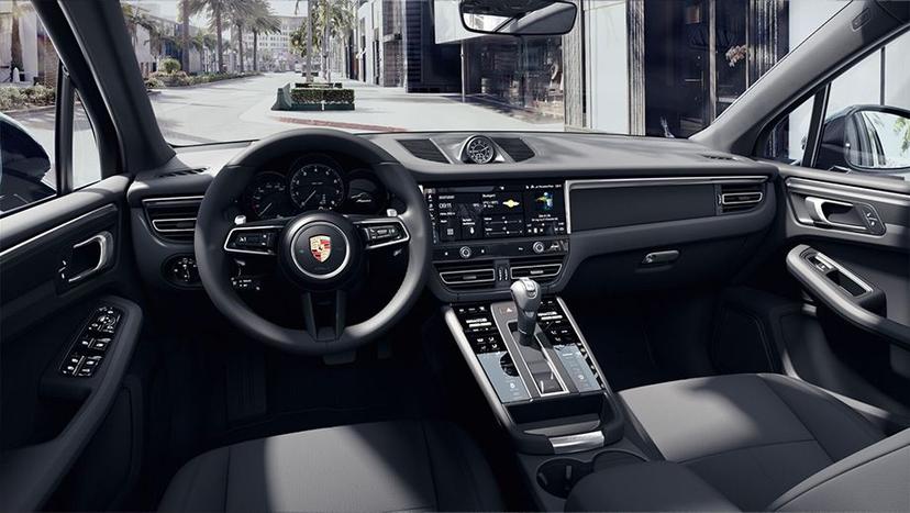 Porsche Macan Interior image 4