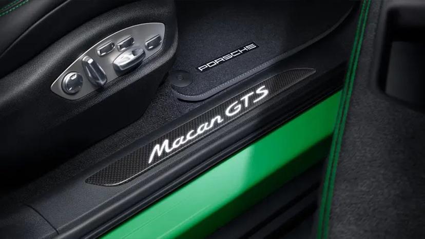 Porsche Macan Interior image 2